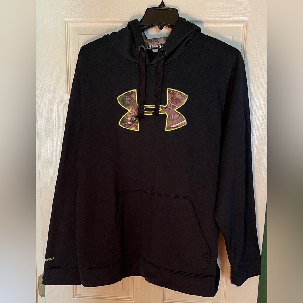 Men’s 2XL Under Armour loose fit camo sweatshirt